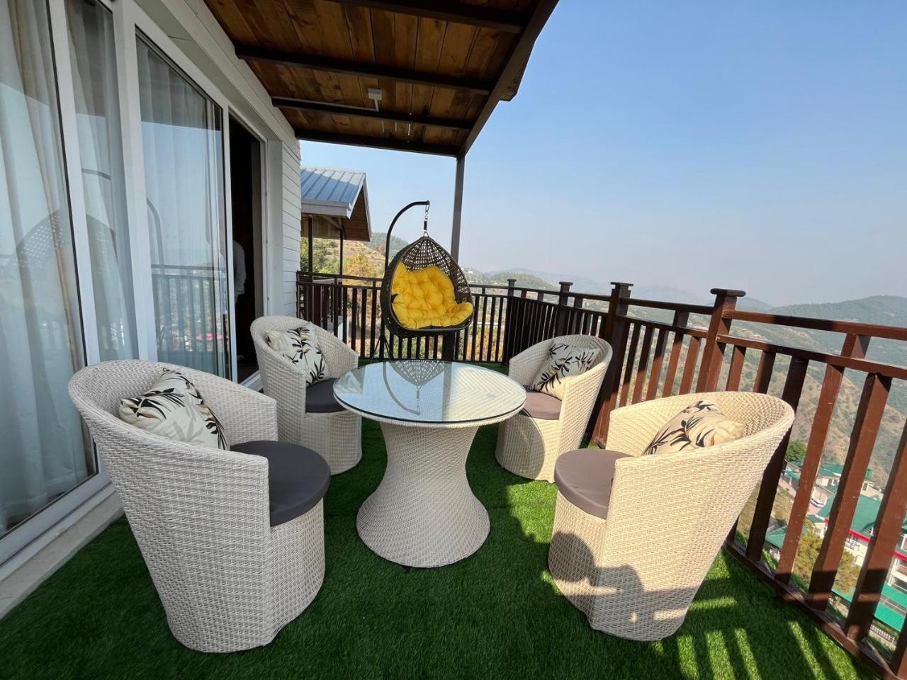 Hotel Wood Winds - A Best Valley View Hotel Шимла Екстериор снимка